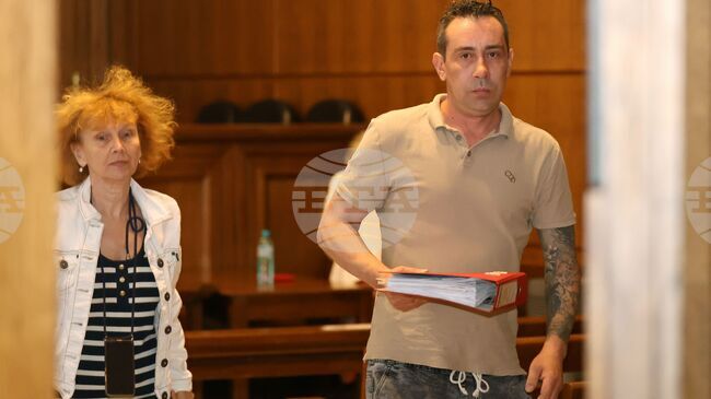 Съдът назначи нова автотехническа експертиза по делото за катастрофата на ул. „Гурко“, при която загина 14-годишният Филип