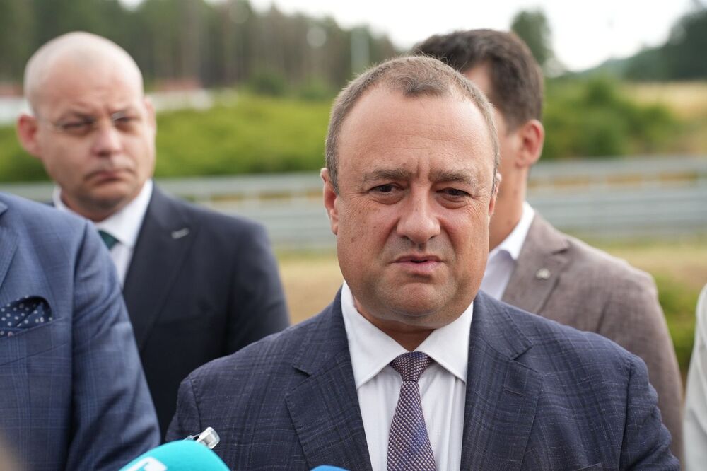МРРБ: От четвъртък тол камерите следят за шофиране в аварийните ленти на магистралите, първите глоби ще се налагат в събота и неделя