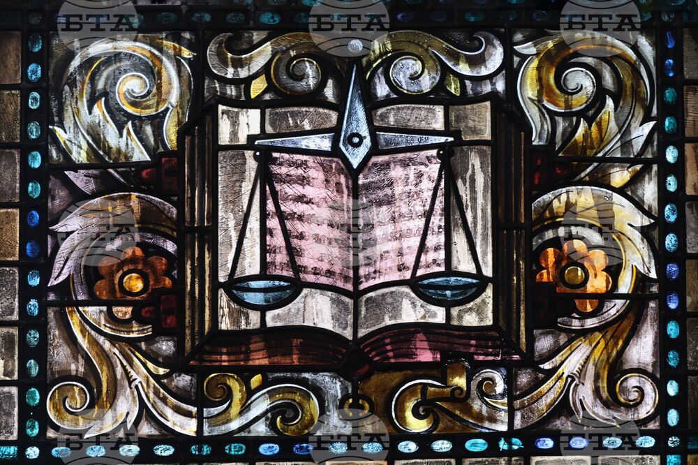 Софийският градски съд остави в ареста учителя, обвинен в педофилия