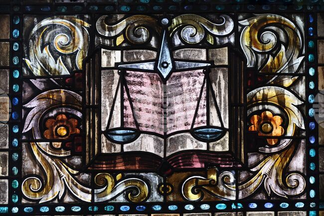 Софийският градски съд остави в ареста учителя, обвинен в педофилия