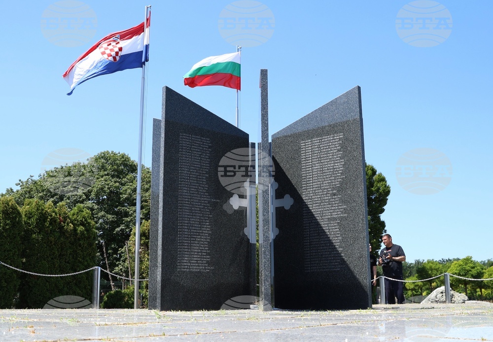 Хърватия - Румен Радев - Българско военно гробище - почит