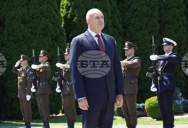 Хърватия - Румен Радев - Българско военно гробище - почит