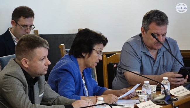 Надявам се измененията в Закона за училищното и предучилищното образование да бъдат за доброто на българските деца, каза заместник-министър Емилия Лазарова