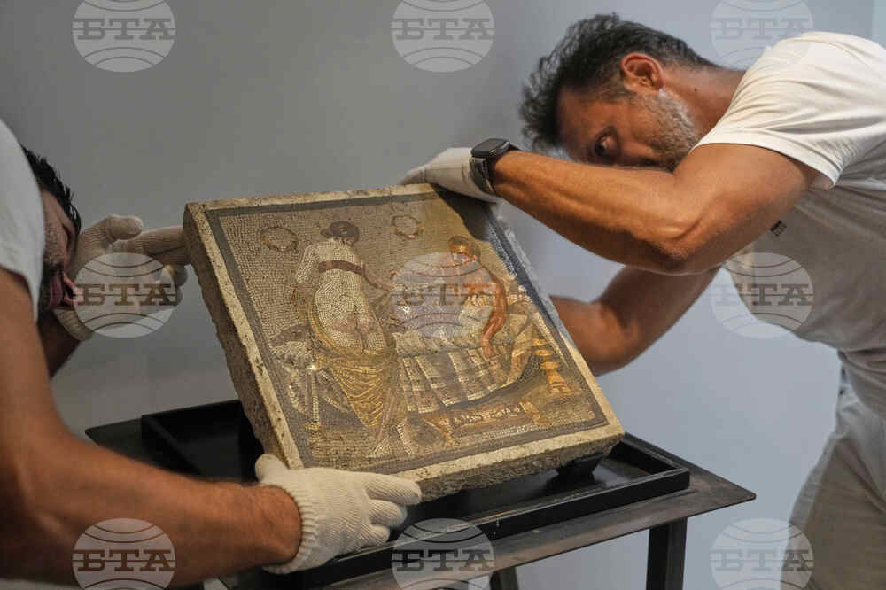 Римска мозайка с еротична сцена, открадната по време на Втората световна война, се завърна в Помпей