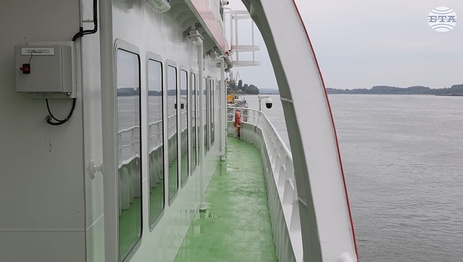 Изследователски кораб с девет лаборатории акостира край Русе