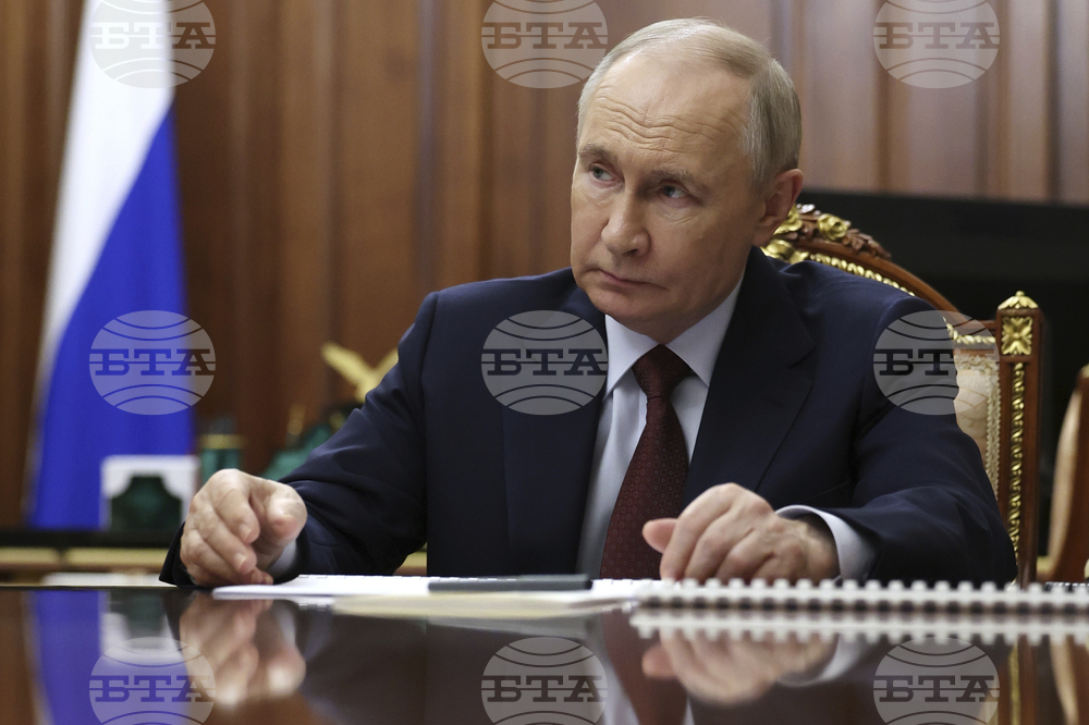 Кремъл заяви, че продължава да анализира предупрежденията на Тръмп във връзка с налагането на вторични мита срещу купувачи на руски стоки