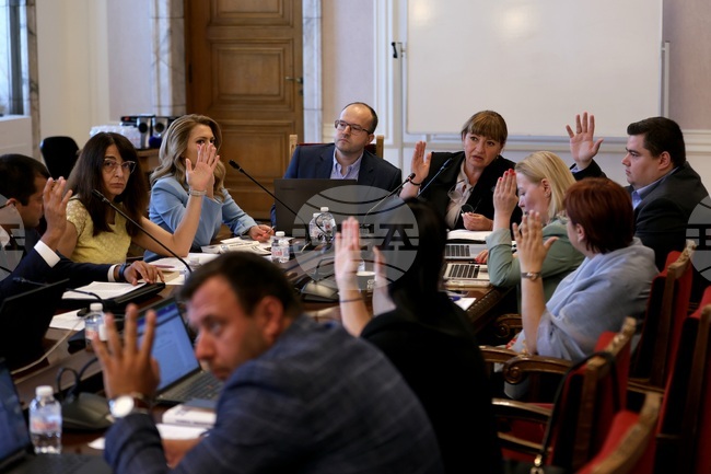 Правната комисия прие на първо четене промени в Наказателния кодекс, свързани с излизането на България от т.нар. сив списък за пране на пари