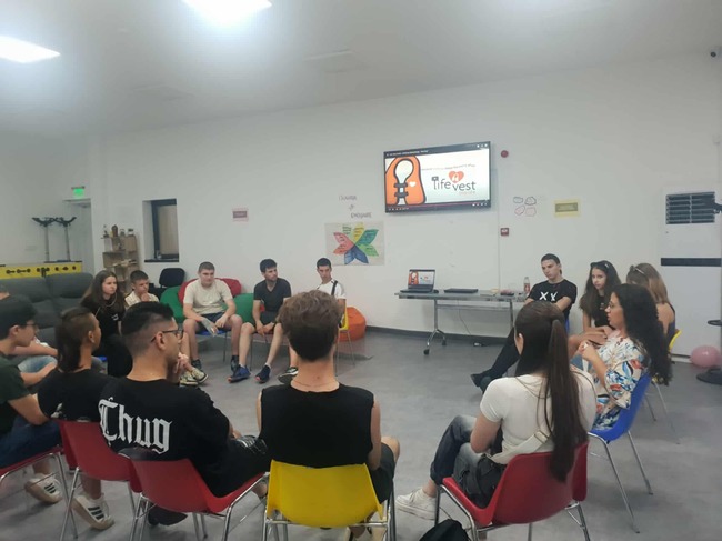 Община Стара Загора: Младежи дискутираха „Добрият пример“ в рамките на инициативата „Хайп за доброто“ в Стара Загора