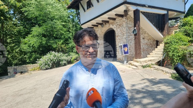 Временно е решен проблемът с билетите за посещение на "Двореца" и Университетската ботаническа градина в Балчик, каза министър Мариан Бачев