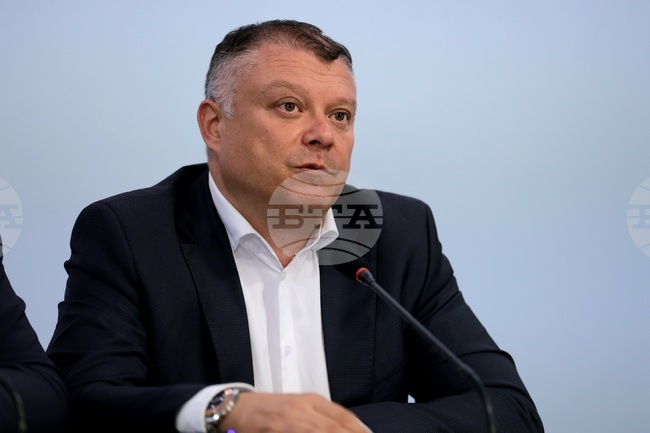 Реформата, която предстои в жп сектора, не следва да се разбира като приватизация, заявиха от БСП