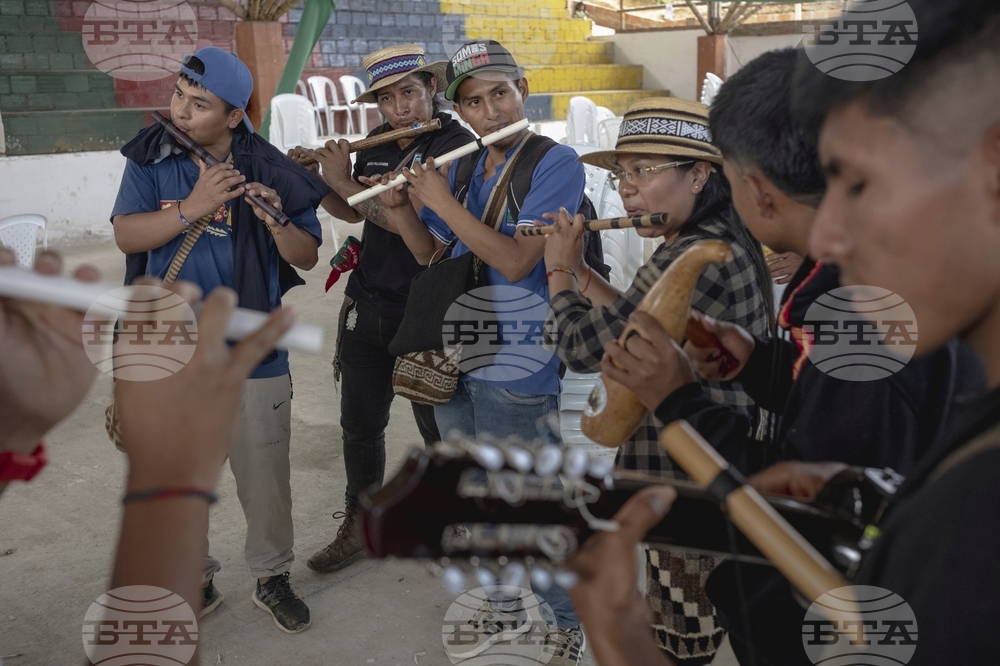 Colombia Youth Indigenous