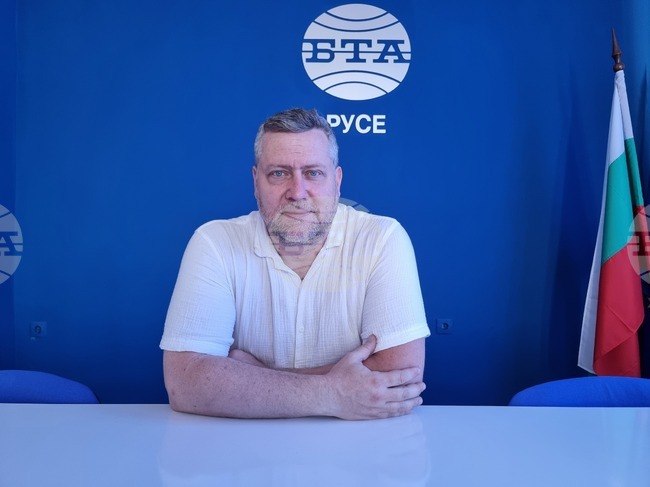 За мен операта е дом, каза в интервю за БТА оперният певец и режисьор Орлин Анастасов