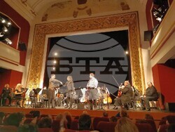 Препълнена зала и възторжени аплаузи на концерта „С музиката на Пиацола“ в Хасково