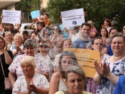 Болница „Майчин дом“ - протест в подкрепа на д-р Ирена Шикова