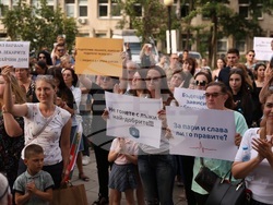 Болница „Майчин дом“ - протест в подкрепа на д-р Ирена Шикова