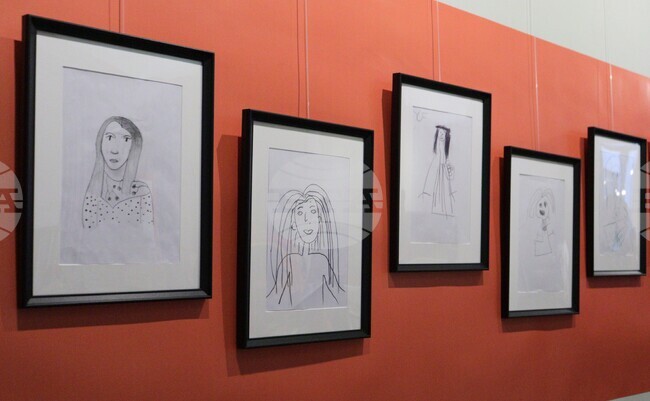 С изложба в София на рисунки и портрети деца показаха как виждат социалните работници 