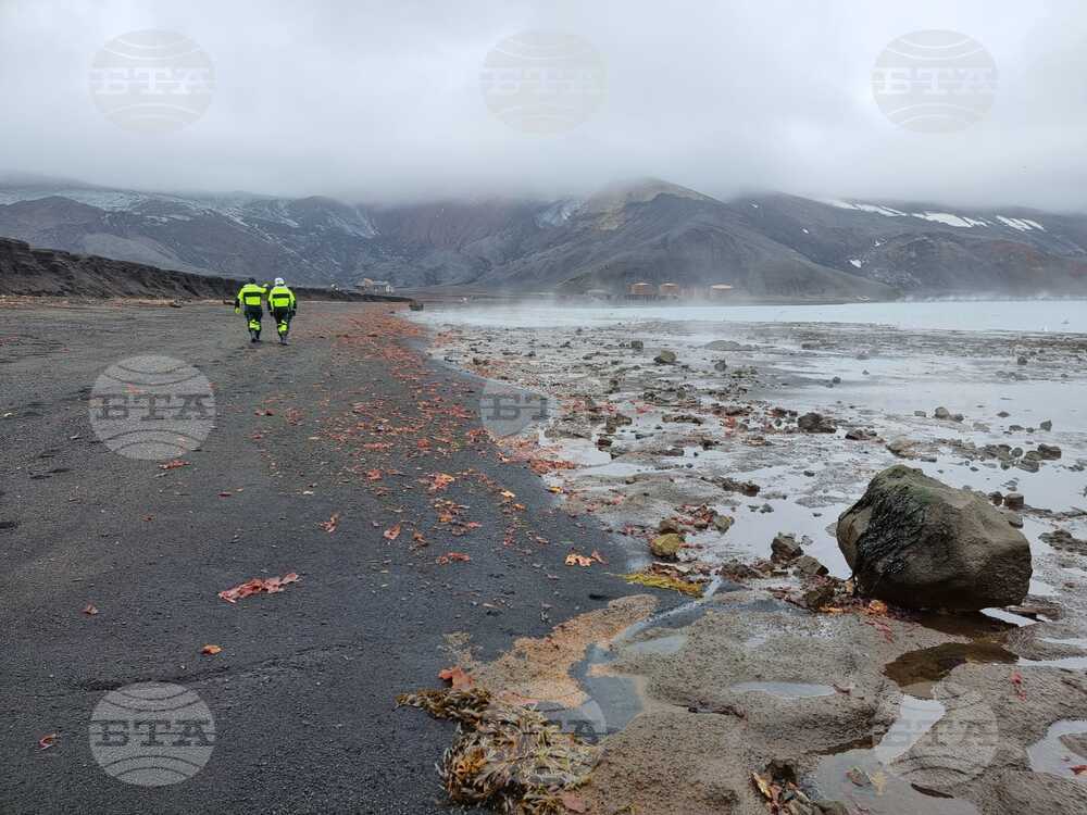 Day 56 - Deception Island - Whalers Bay