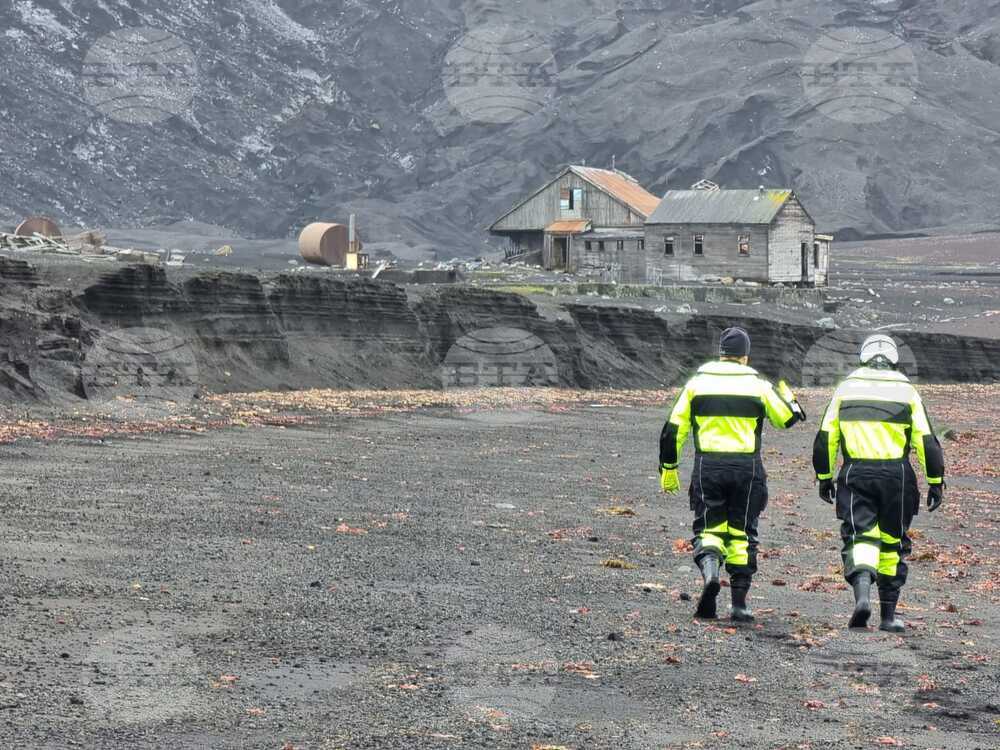 Day 56 - Deception Island - Whalers Bay
