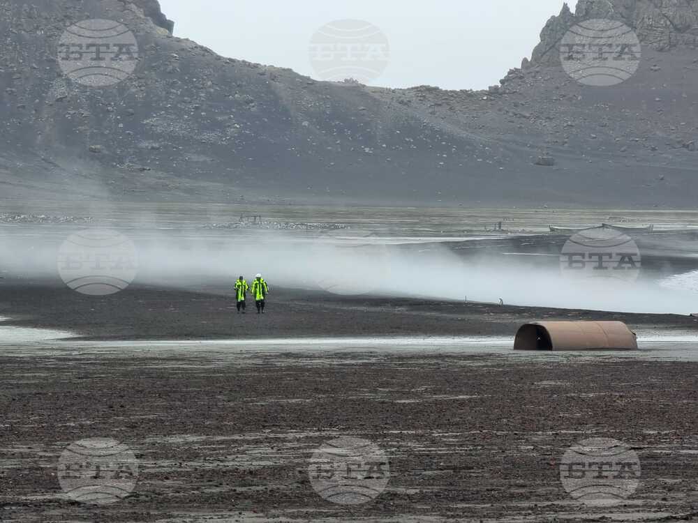 Day 56 - Deception Island - Whalers Bay