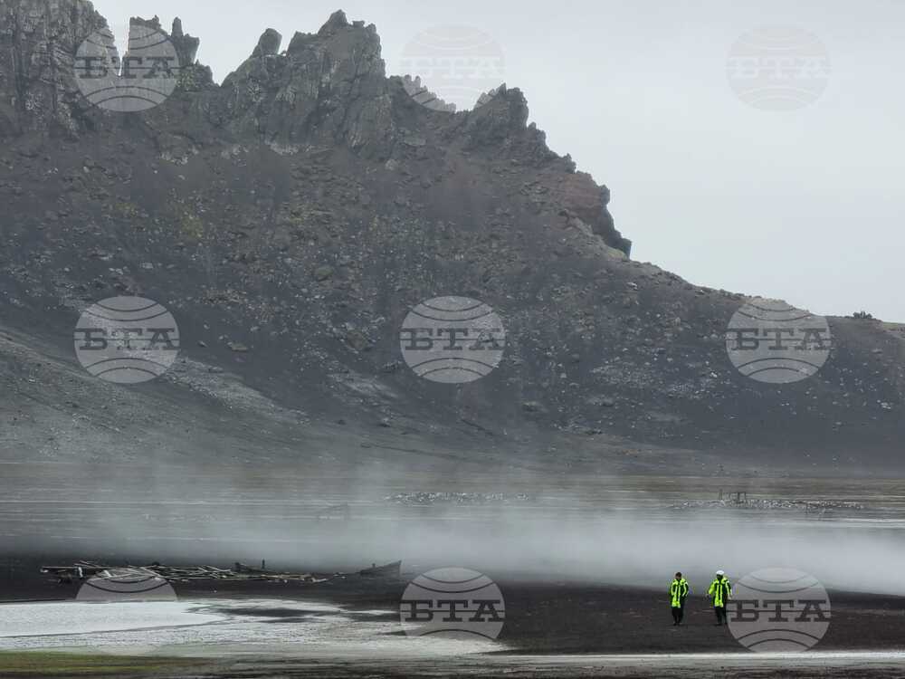 Day 56 - Deception Island - Whalers Bay