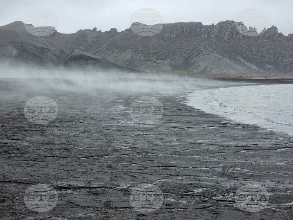Day 56 - Deception Island - Whalers Bay