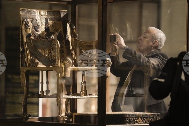 Четирима души са арестувани заради кражбата на древноегипетска гривна от музей в Кайро