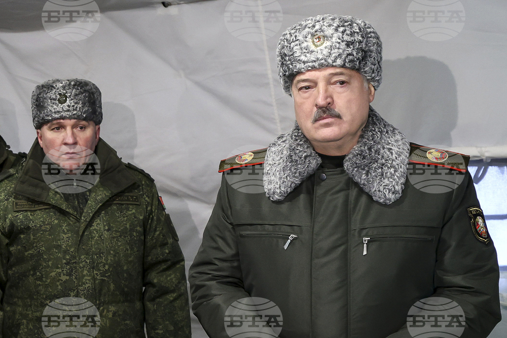 Беларус алармира за струпване на украински войски на границата й