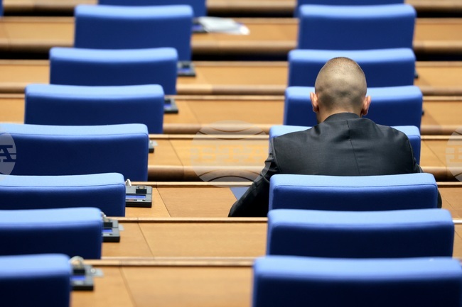 Народното събрание прие седмичната си програма за работа без промени