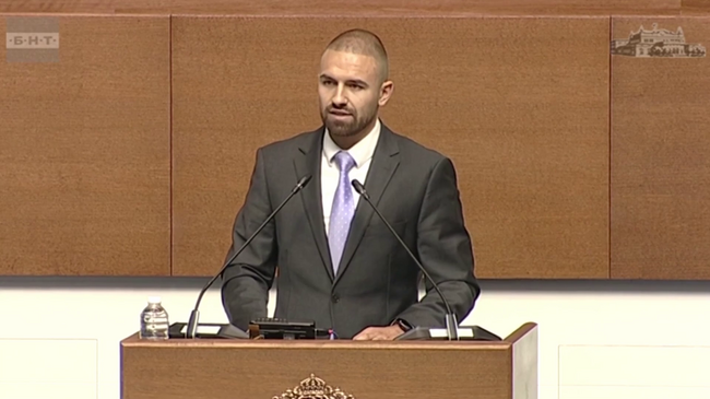 Спортът да се превърне в национален приоритет, призоваха от ГЕРБ-СДС във връзка с успехите на тенисиста Иван Иванов и отбора ни по волейбол за девойки