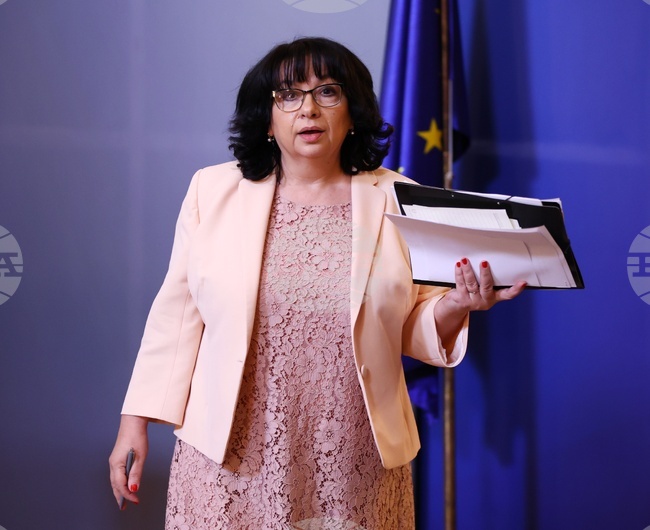 Очакваме и през юни да покрием критерия за ценова стабилност в еврозоната, каза министър Теменужка Петкова 