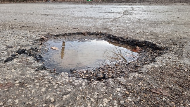 Граждани блокираха движението по главния път Е79 между Монтана и Враца на разклона за село Краводер