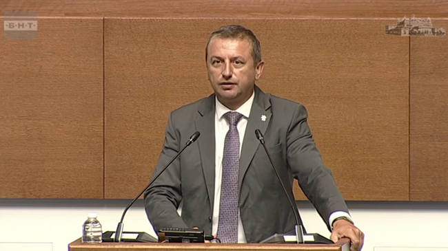 В декларация от "Възраждане" настояха за оставката на земеделския министър Георги Тахов