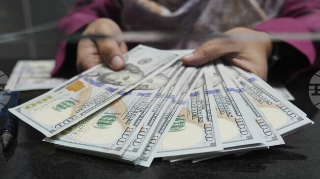 Еврото поевтинява леко спрямо долара