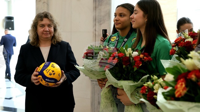 Bulgarian Parliament Honours U19 Volleyball World Champions for Historic Victory
