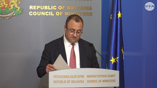 Средствата по ПВУ за енергийно обновяване на многофамилни жилища са спасени, каза министър Иван Иванов