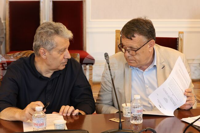 По въпроса за таксите позицията на МОН е най-балансираната, каза ректорът на Софийския университет проф. Георги Вълчев