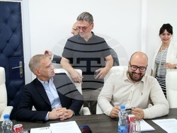 Сърбия - опозиционни партии - неправителствени организации - кръгла маса