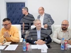 Сърбия - опозиционни партии - неправителствени организации - кръгла маса