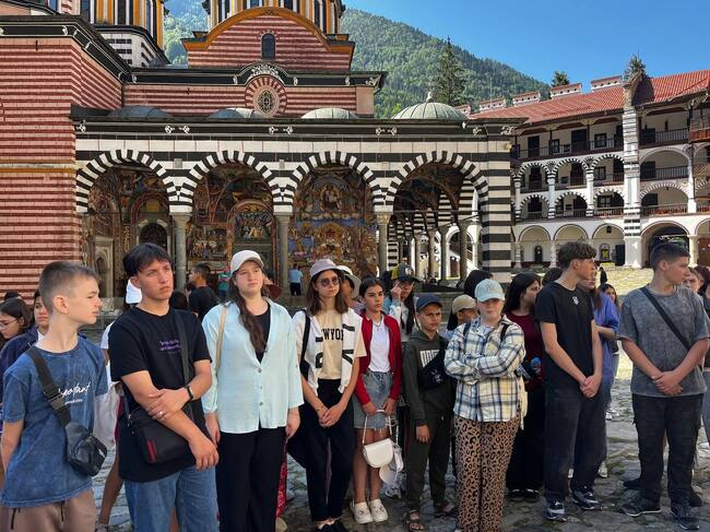 Приключи летен семинар в Югозападния университет с участието на ученици от българско училище в Украйна