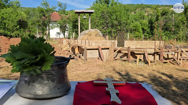 Ловчанският митрополит Гавриил положи основния камък на нов храм в тетевенското село Малка Желязна