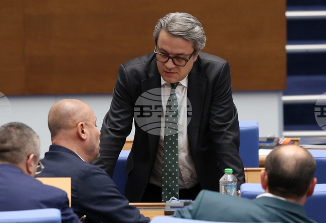 ГЕРБ-СДС ще продължи да отстоява разбирането, че обществото се нуждае от предвидими и работещи институции, каза депутатът Тома Биков