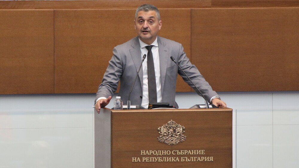 Кирил Добрев: Тротинетките ще имат регистрационен номер и гражданска отговорност, за да е ясно кой носи отговорност при инциденти