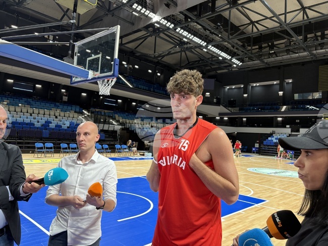 "Емоциите са големи", каза баскетболният национал Константин Костадинов при сбора на тима в Самоков