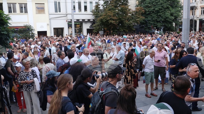 Varna Mayor’s Detention Sparks Multi-City Protests and Political Showdown over Rule of Law