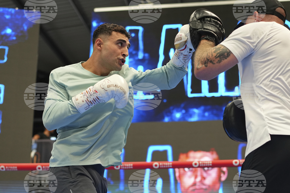 Britain Boxing Usyk Dubois