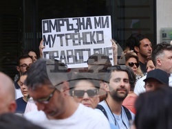Протест - „Да свалим бухалките на дерибеите“
