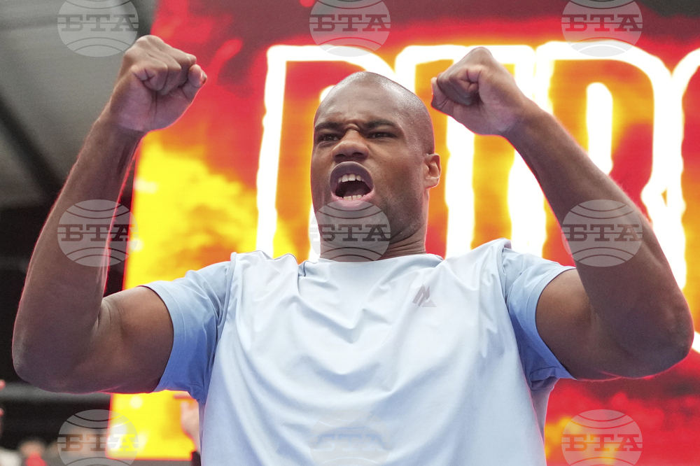 Britain Boxing Usyk Dubois