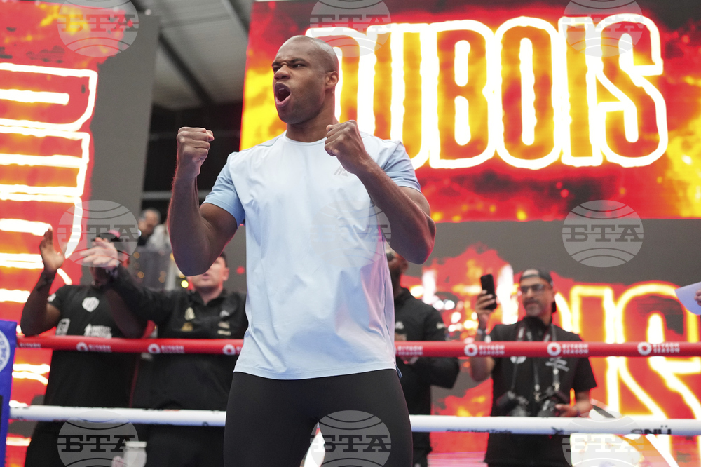 Britain Boxing Usyk Dubois