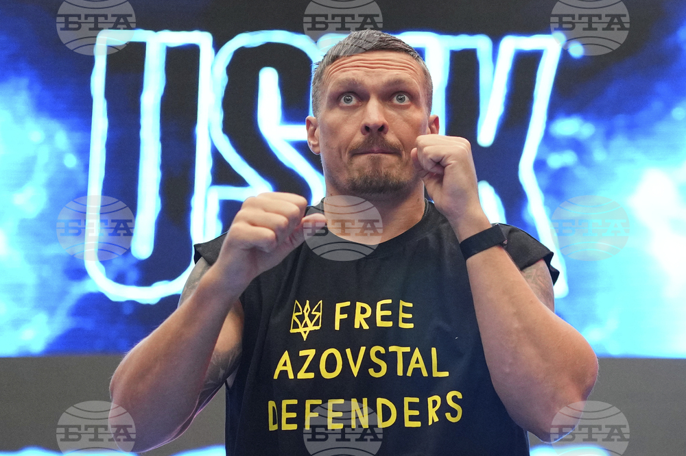 Britain Boxing Usyk Dubois