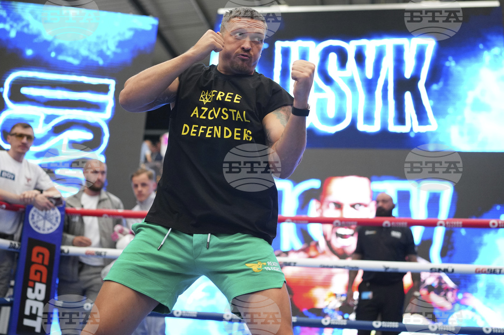 Britain Boxing Usyk Dubois